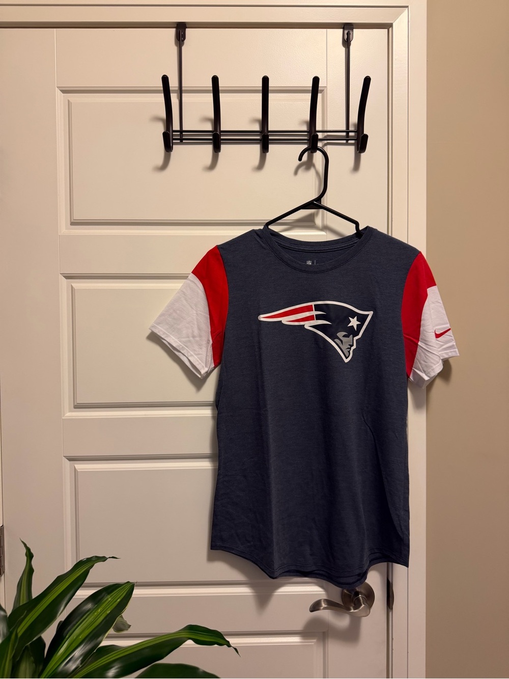 Nike women’s' New England Patriots Navy, Red & White Tee